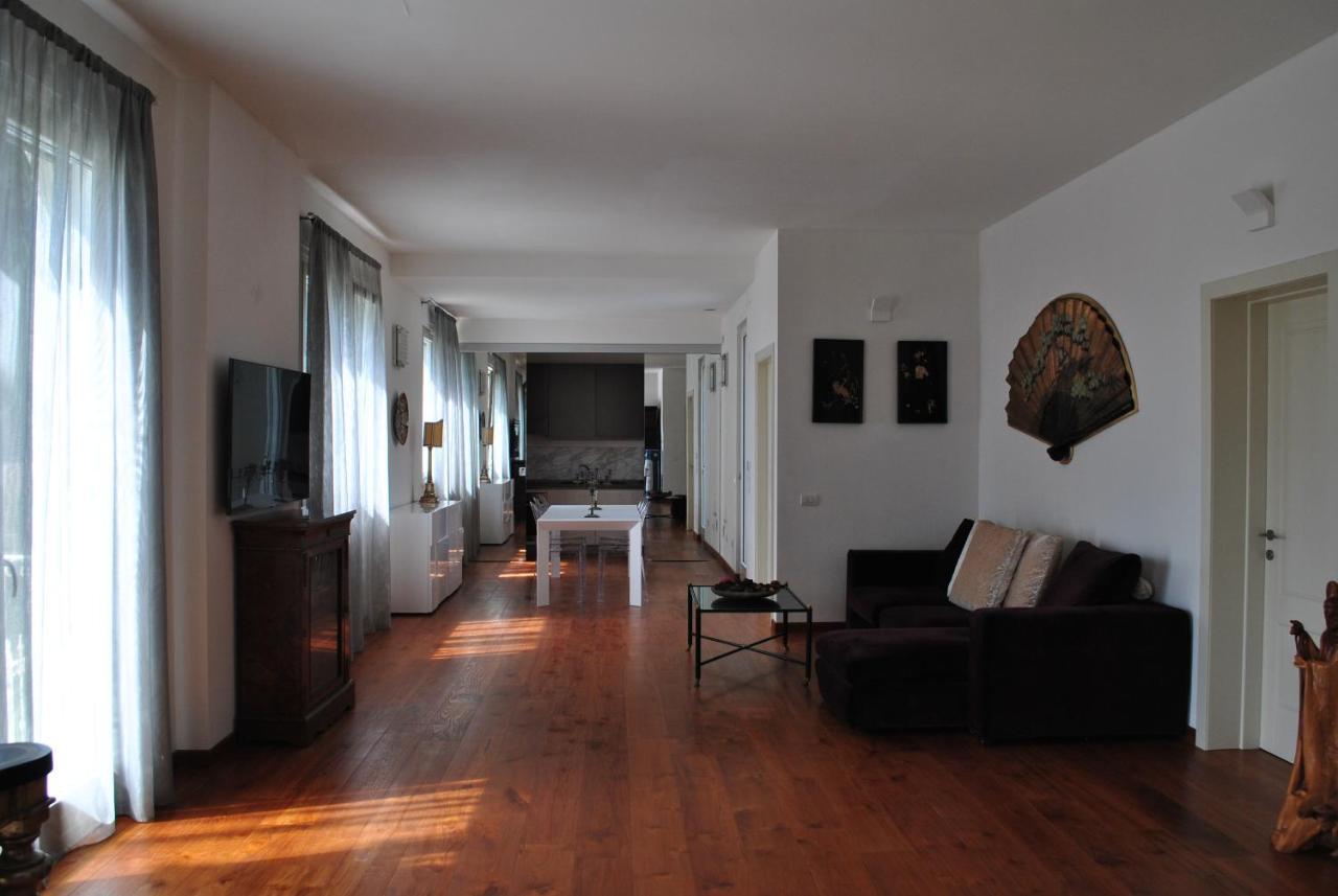 Villa Bianca A Few Steps By The Sea With Exclusive Garden & Jacuzzi Ливорно Экстерьер фото