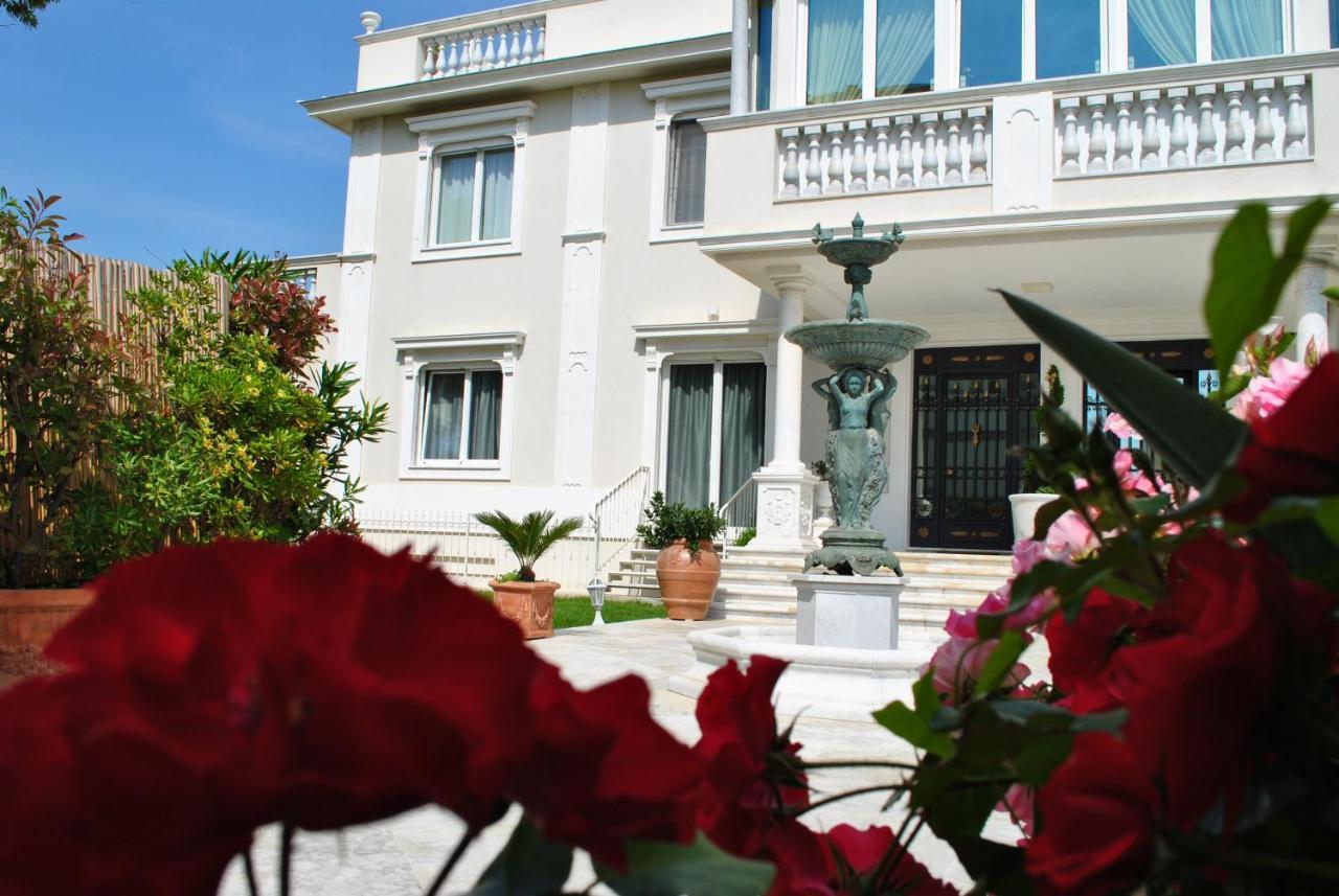 Villa Bianca A Few Steps By The Sea With Exclusive Garden & Jacuzzi Ливорно Экстерьер фото